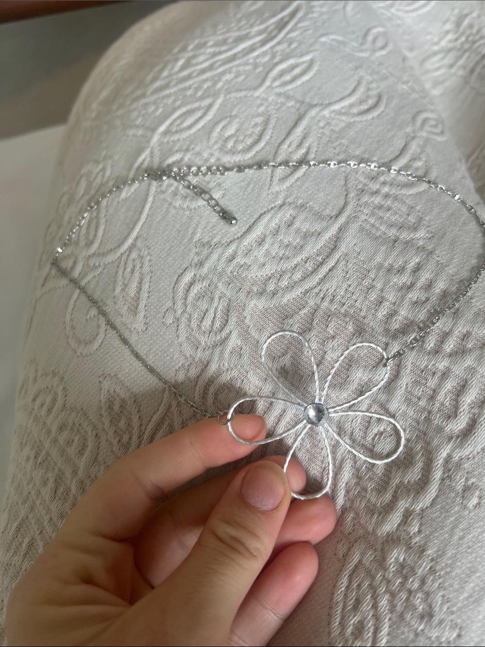 Delicate Silver Flower Pendant Necklace - Elegant Women's Jewelry